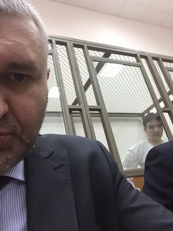 До суду над Надією Савченко нагнали поліцію та собак - фото 1