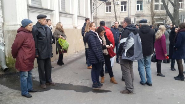 Харків’яни під консульством Росії вимагають свободи для Савченко  - фото 1
