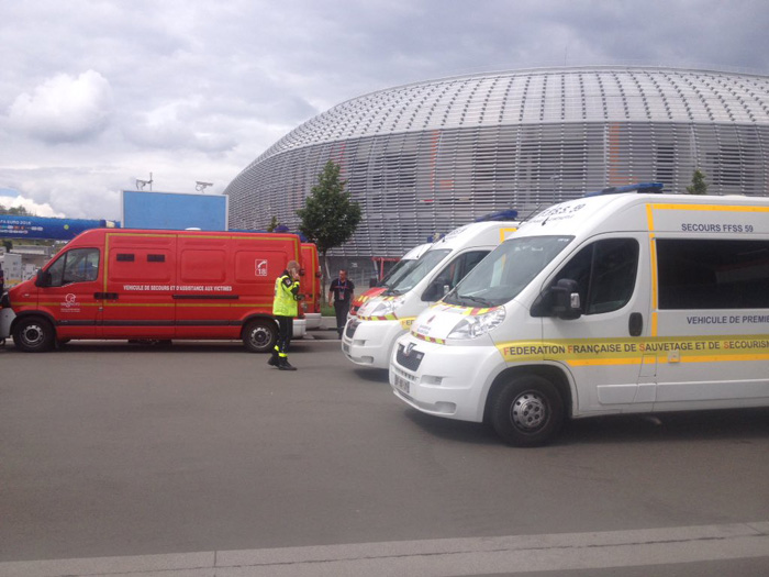 На стадіоні, де грає збірна Росії, шукають бомбу - фото 1