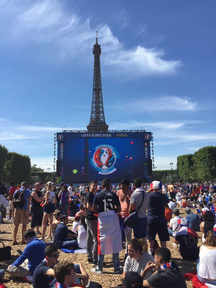 Як Париж живе в очікуванні фіналу Євро-2016 - фото 5