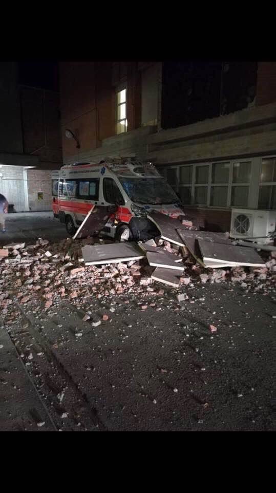 В Італії стався сильний землетрус: Є жертви та багато руйнувань - фото 4