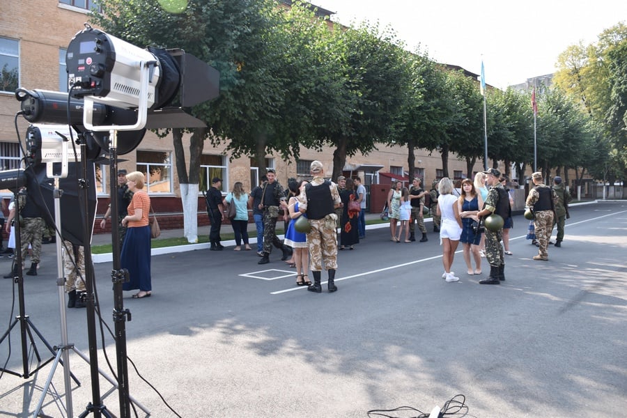 Як у Вінниці проходять зйомки фільму про події в Україні в 2014 - фото 15