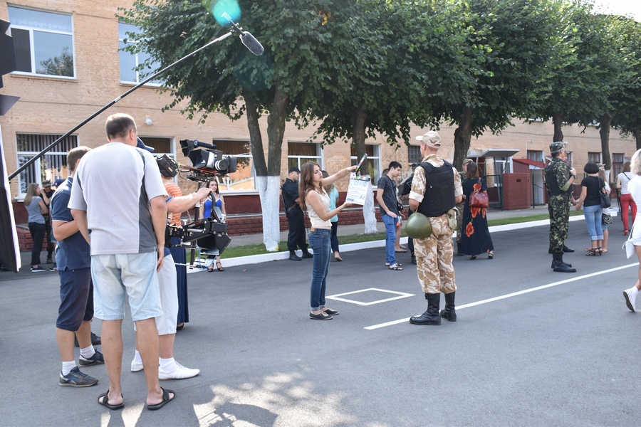 Як у Вінниці проходять зйомки фільму про події в Україні в 2014 - фото 14