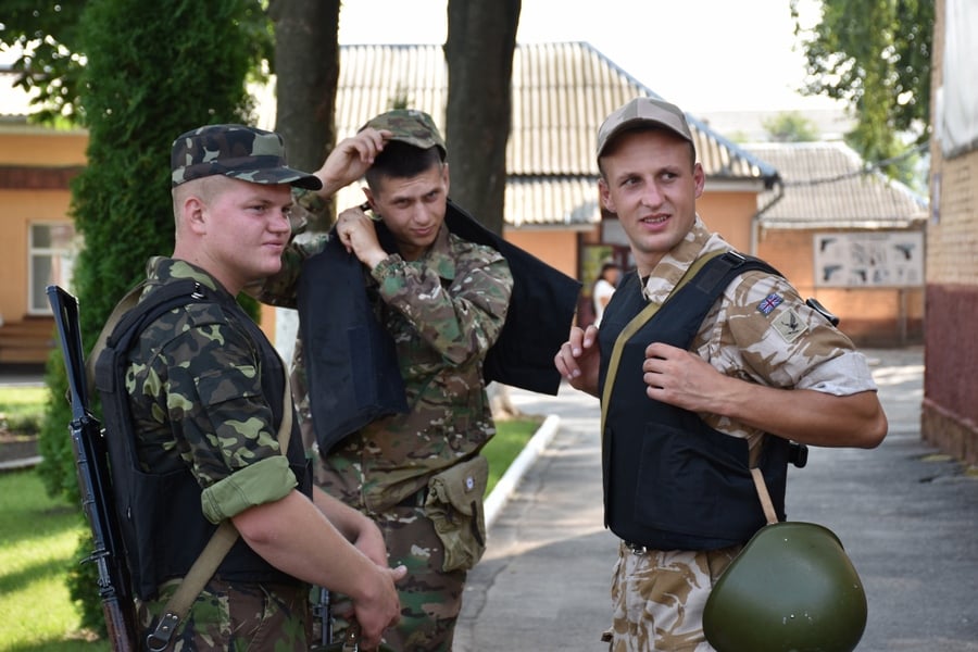 Як у Вінниці проходять зйомки фільму про події в Україні в 2014 - фото 7