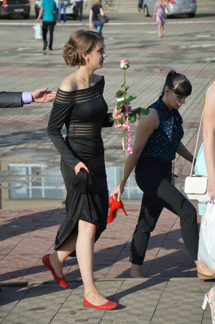 Cєвєродонецьк-село-стайл: Як випускниці міста вразили своїм вбранням (ФОТО - фото 16