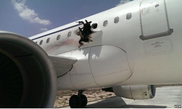 У Сомалі на борту літака стався вибух  - фото 1