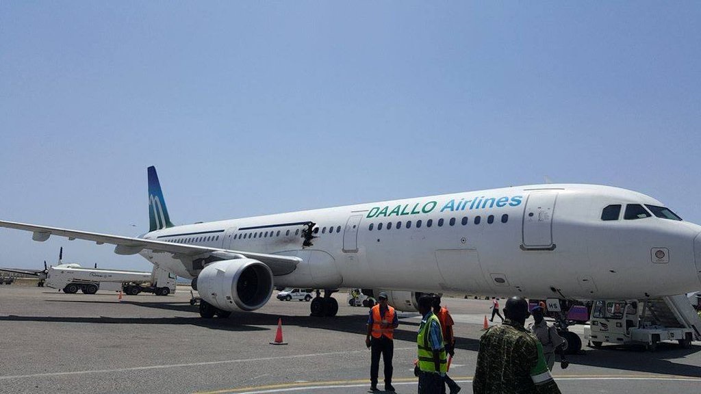 У Сомалі на борту літака стався вибух  - фото 3