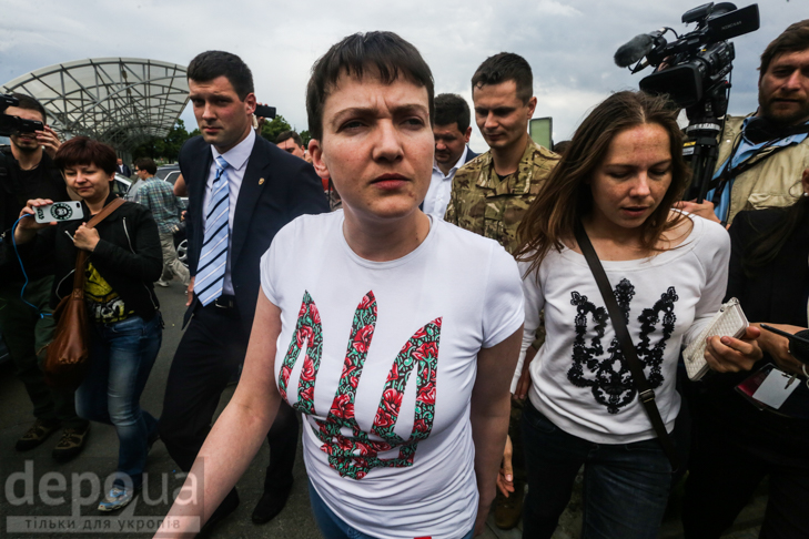 Перші кроки Надії Савченко на рідній землі (ФОТОРЕПОРТАЖ) - фото 6
