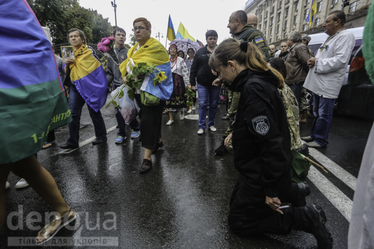 Інший парад: Як центром Києва йшли матері загиблих в АТО військових - фото 17