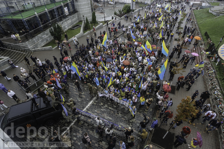Інший парад: Як центром Києва йшли матері загиблих в АТО військових - фото 20