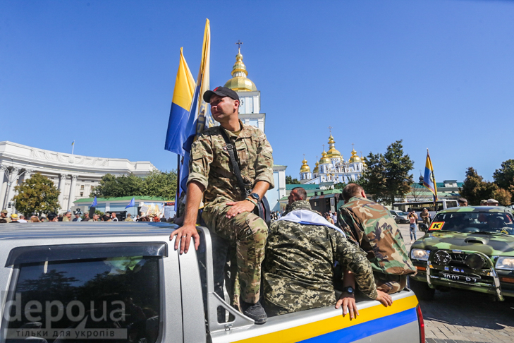 Як бійці добробатів поминали побратимів, загиблих під Іловайськом - фото 23