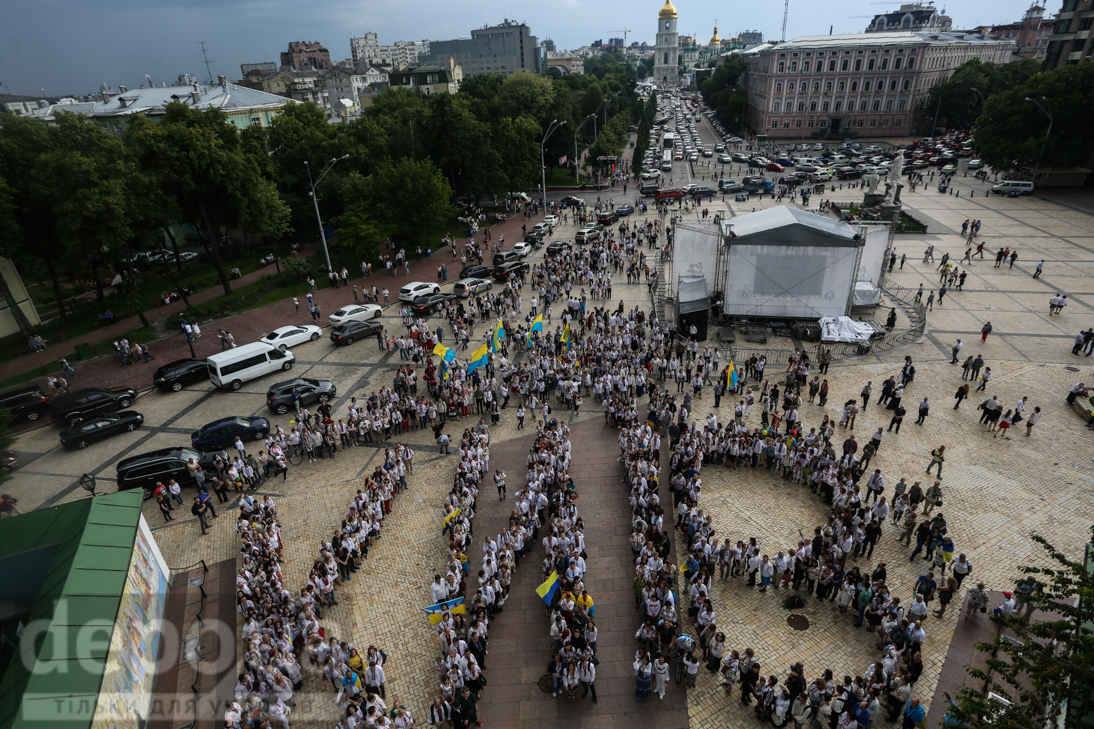Як пройшов 17-ий Мегамарш вишиванок у Києві - фото 11