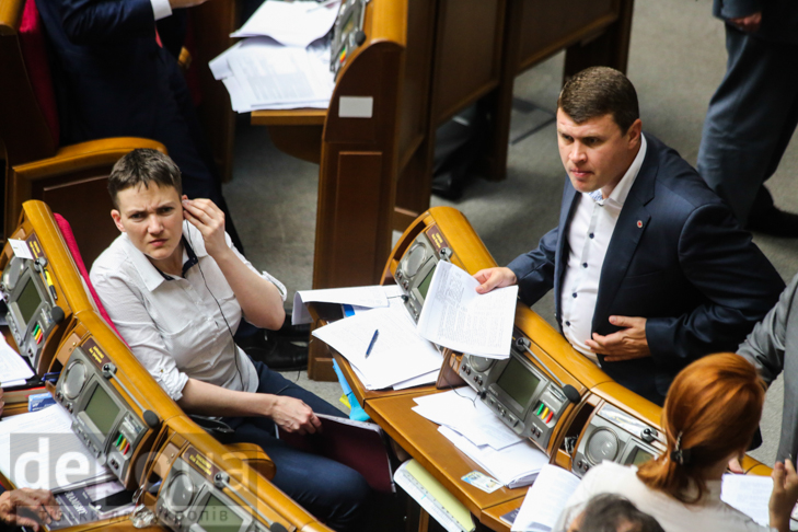 Перший день Савченко в Раді - фото 3