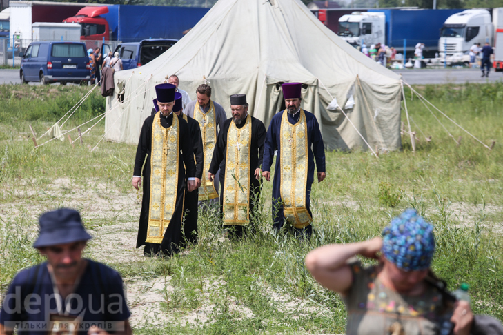 Як відпочивали під Борисполем учасники Хресної ходи - фото 4