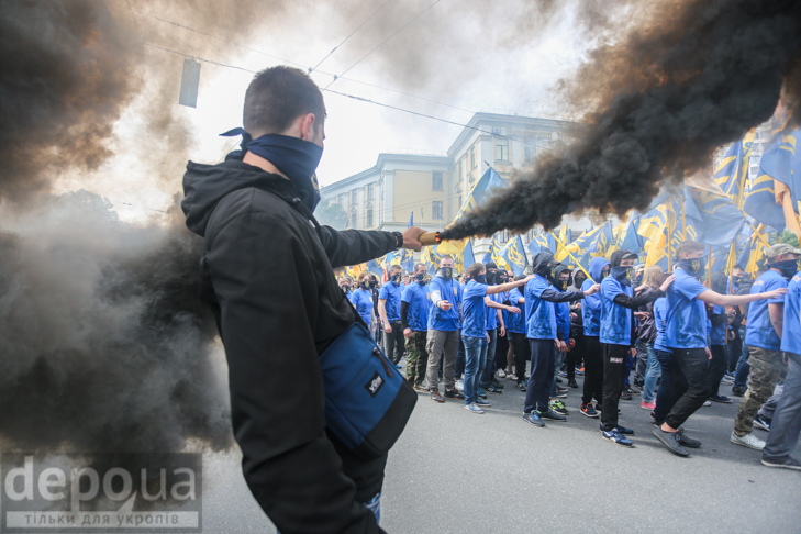 "Азов" влаштував димове пекло під Радою - фото 12