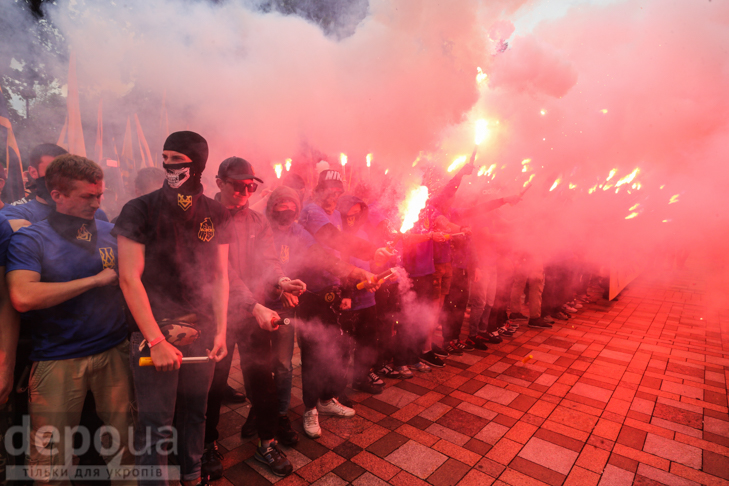 "Азов" влаштував димове пекло під Радою - фото 21