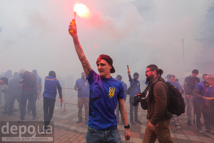 "Азов" влаштував димове пекло під Радою - фото 24