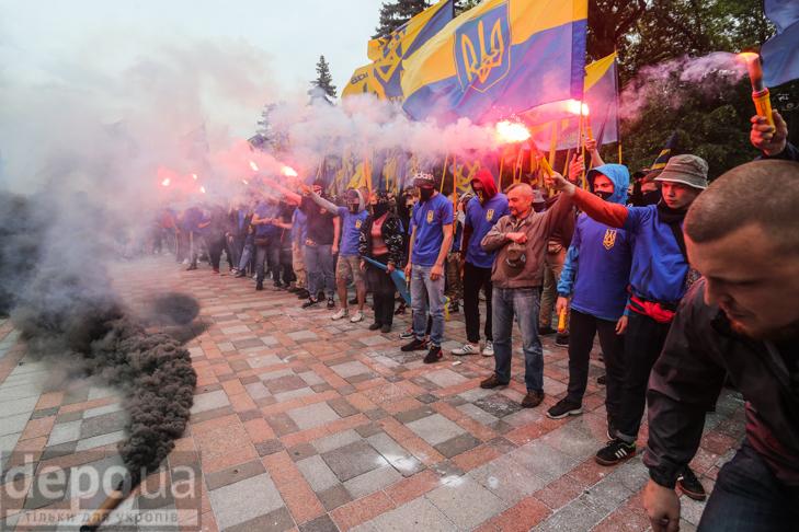 "Азов" влаштував димове пекло під Радою - фото 26