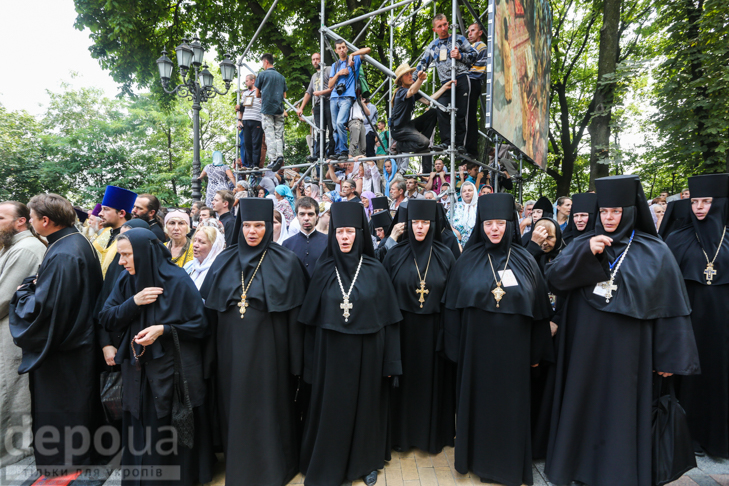 Як УПЦ МП хрестило Русь на Володимирській гірці - фото 21