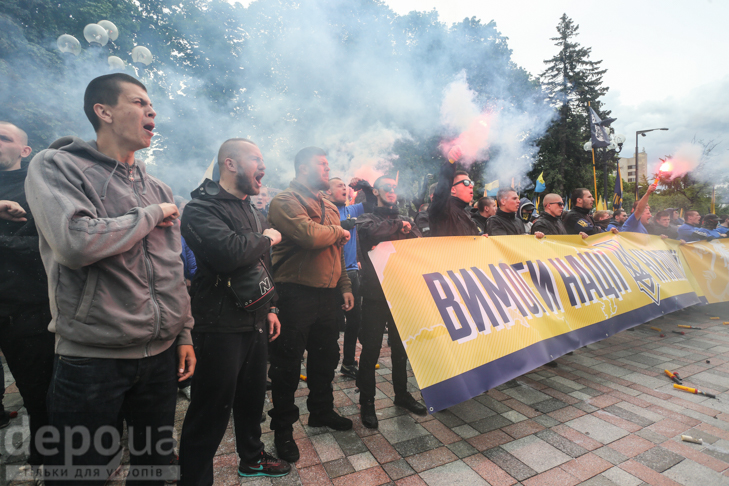 "Азов" влаштував димове пекло під Радою - фото 25