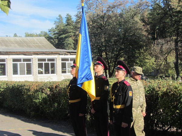 Як Порошенко вклонився перед патріотизмом луганських кадетів, що не зрадили Україну - фото 4