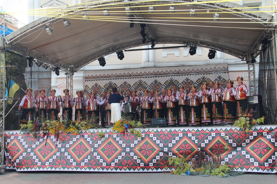 Як у Вінниці відсвяткували День державного прапора - фото 5