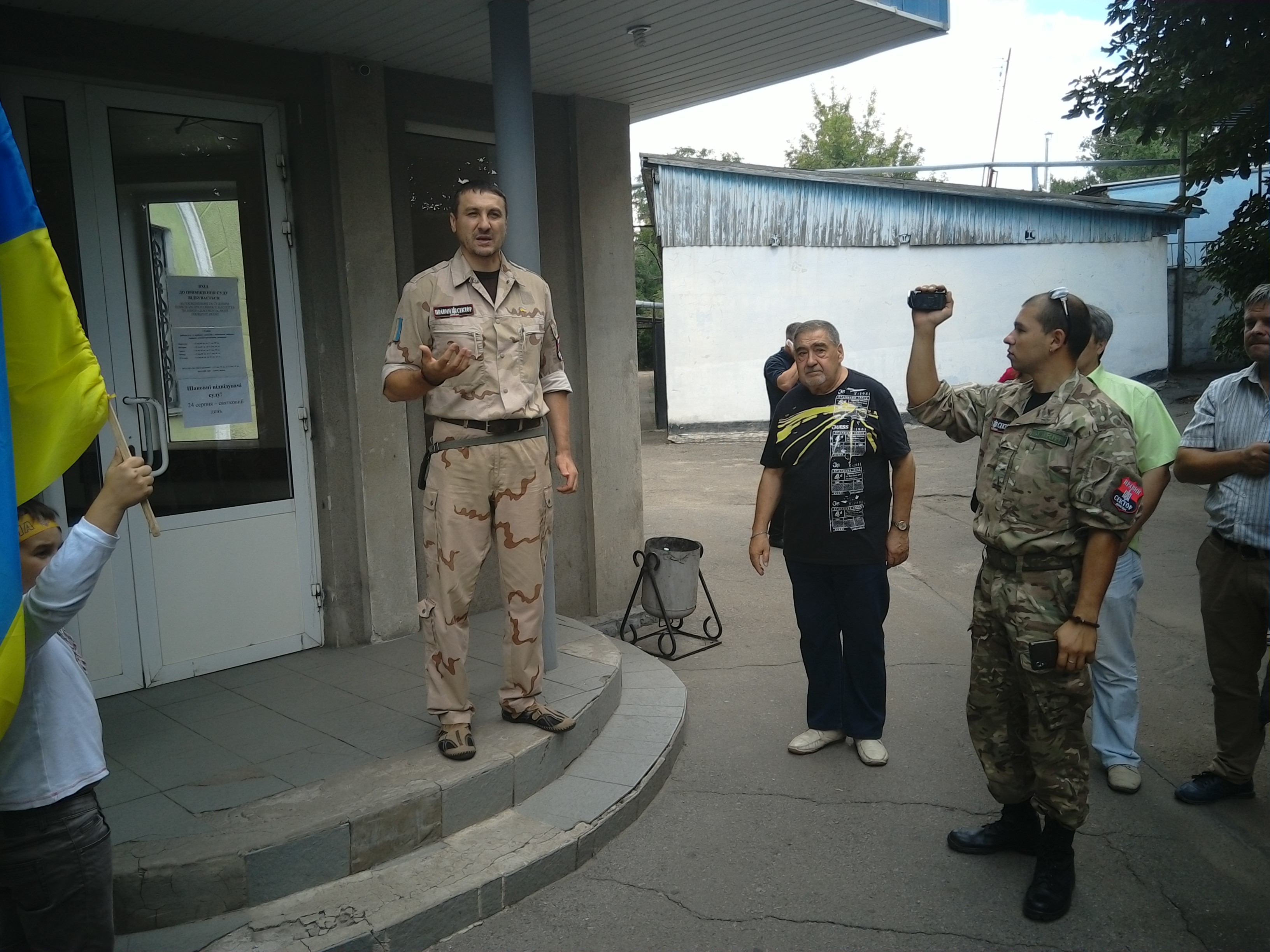 У Краматорську активіста "Правого сектора" відпустили під домашній арешт - фото 3