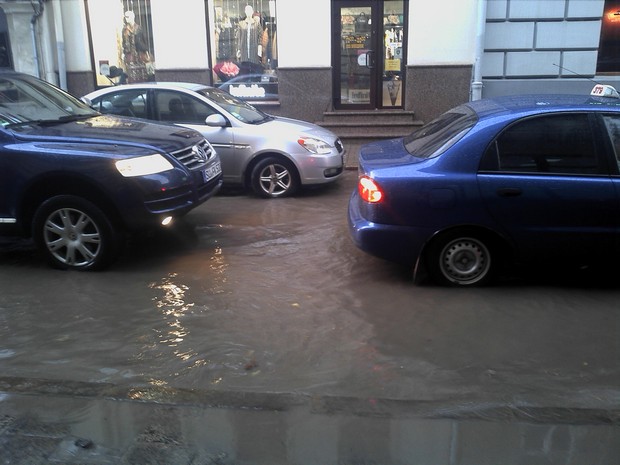 Львів знову затопило після дощу - фото 3