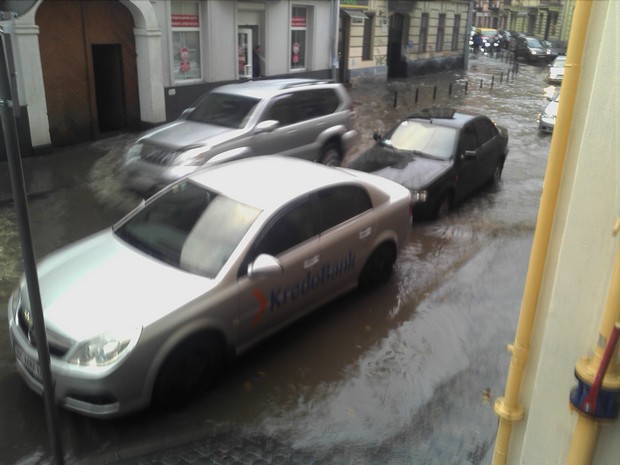 Львів знову затопило після дощу - фото 7