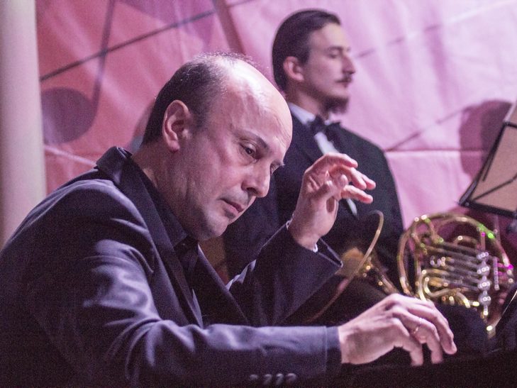 На відкритті джаз-фесту диригент львівського оркестру доручив вінничанці керувати своїми музикантами - фото 5