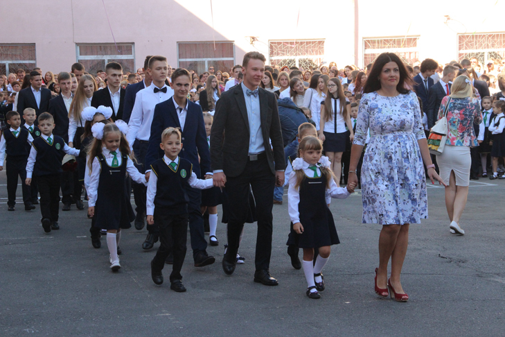 У вінницьких школах пролунав "Перший дзвоник" - фото 2