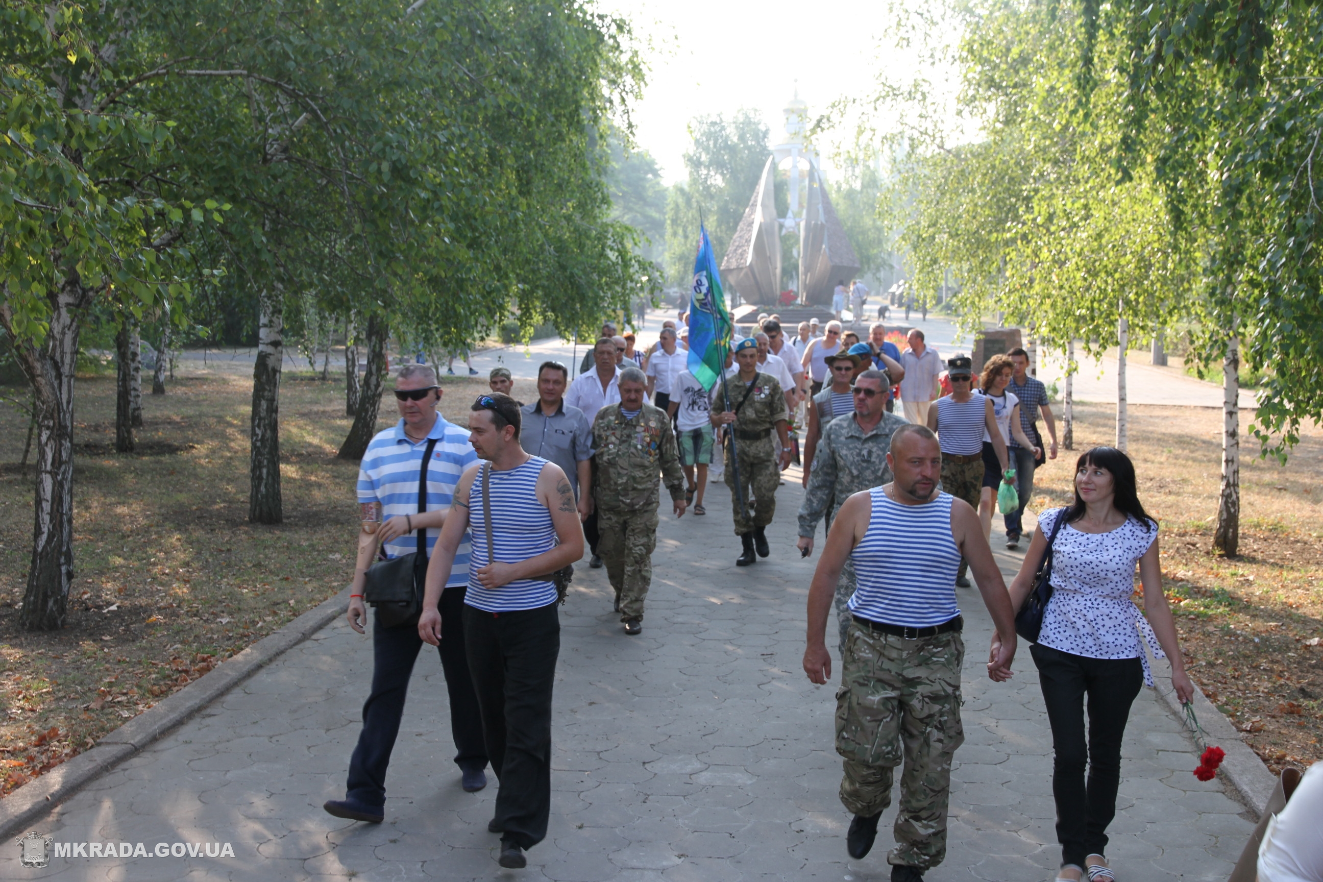 В День ВДВ у Миколаєві вшанували пам'ять загиблих бійців 79-ки - фото 5