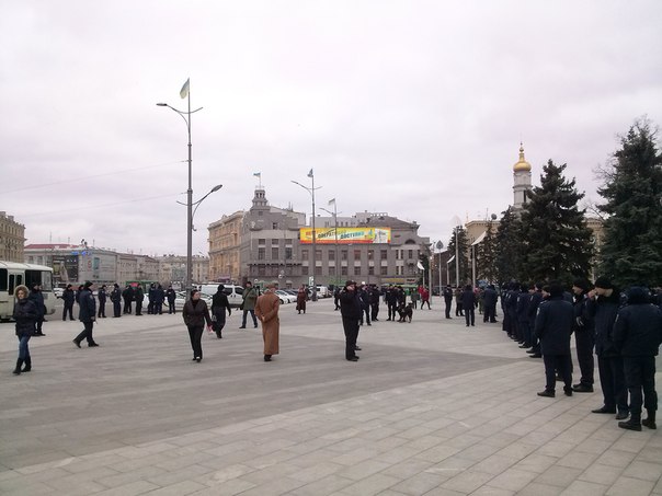 У Харкові мітинг "ностальгії за СРСР" охороняють близько 200 правоохоронців  - фото 2