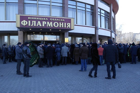 На похорон до головного вінницького поліцейського приїхали відомі політики і шоу-мени - фото 5