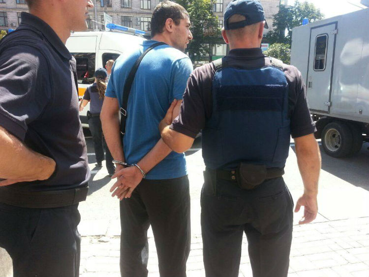 Бійня під Будинком профспілок: Поліція затримала 20 "тітушок" - фото 2
