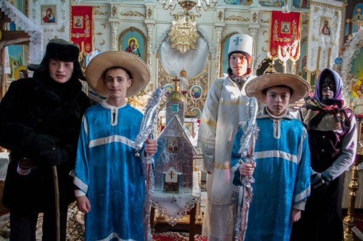 Як на Закарпатті чорти з янголами від хати до хати ходять - фото 5 Як на Закарпатті чорти з янголами від хати до хати ходять - фото 5