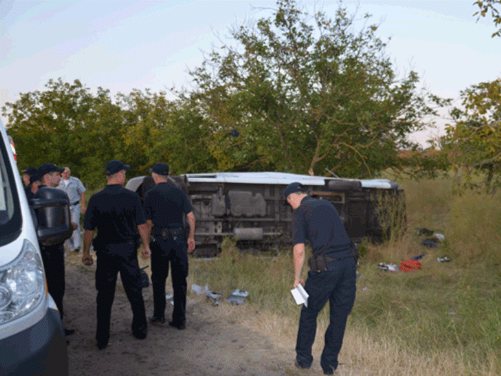 На Миколаївщині п'яний водій фури протаранив маршрутку: двоє загинуло, 16 травмовано