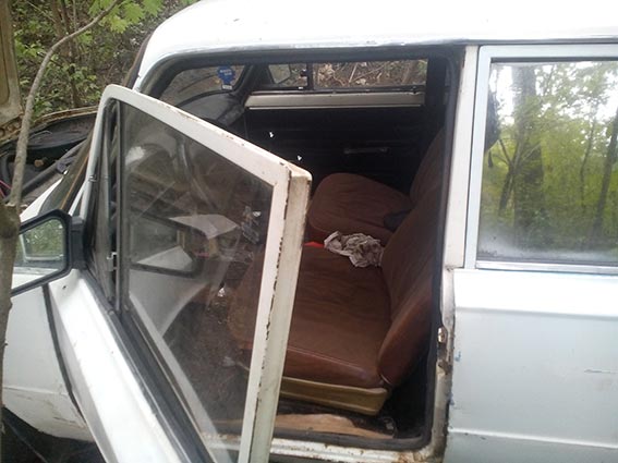 На Вінниччині злодії викрали автівку, продукти та влаштували застілля - фото 2