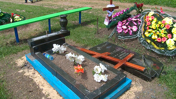 На Вінниччині колишній зек розтрощив кладовище - фото 1