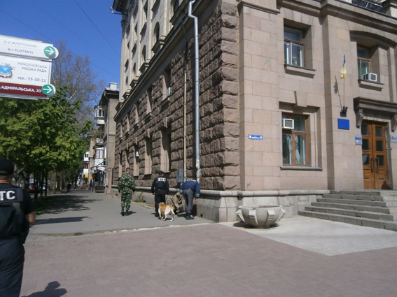 У Миколаївській міськраді після "мінування" не знайшли вибухівки
