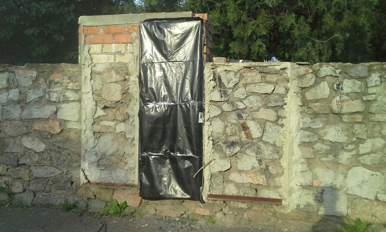 У Миколаєві вандали повністю знищили меморіал жертвам політрепресій