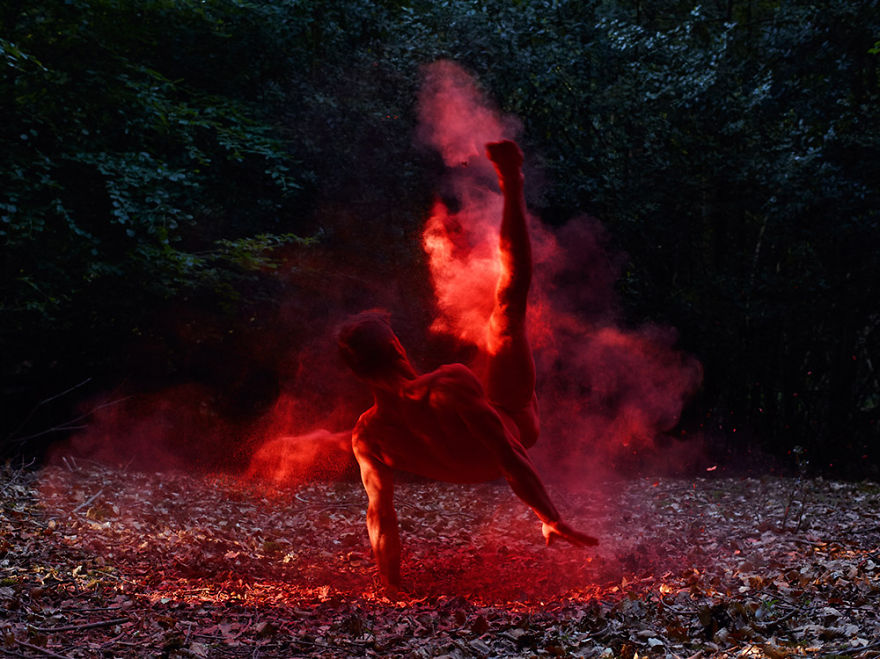 Як шведський фотограф знімає голих танцюристів на тлі природи  - фото 6