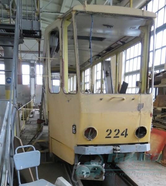 Автори тюнінгу Бентлі та Ферарі проектували вінницький трамвай  - фото 2