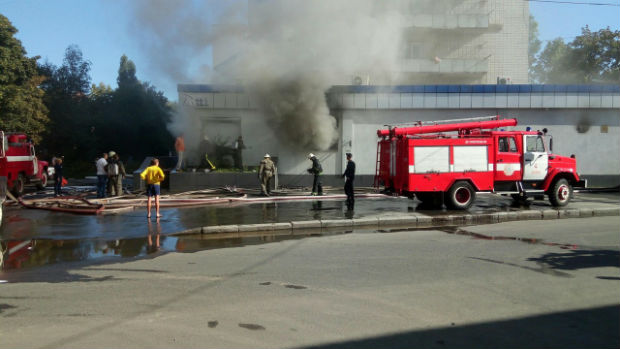 У Харкові пожежа в цеху-прибудові до студентського гуртожитку - фото 1
