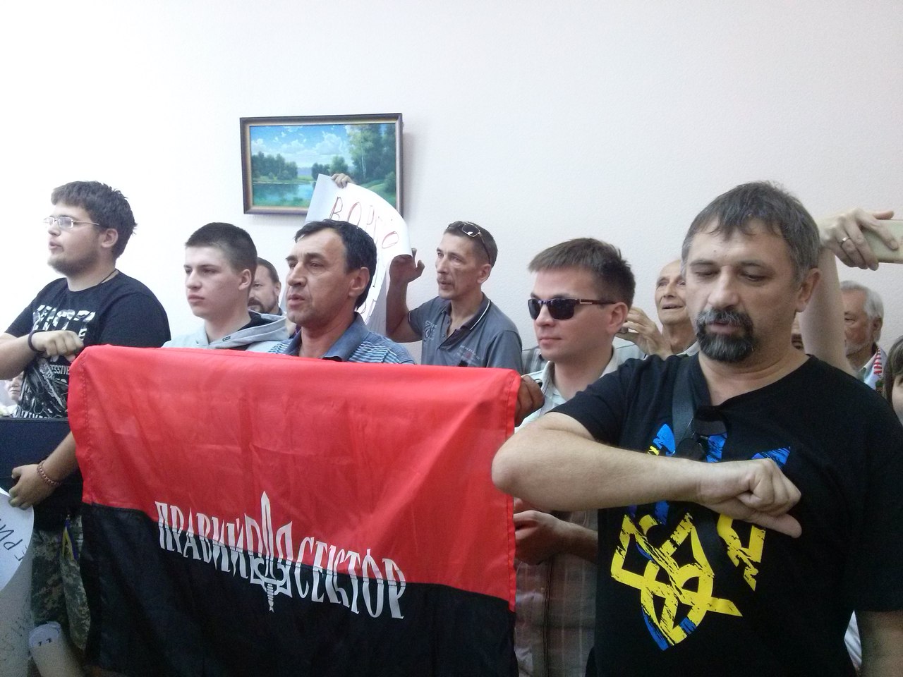 У Харкові в Апеляційний суд не доставили підозрювану в сепаратизмі комуністку  - фото 3