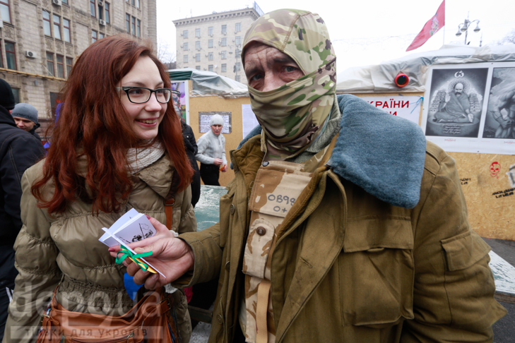 День Святого Валентина на Євромайдані: Пікет ГПУ і пригоди Амура - фото 4