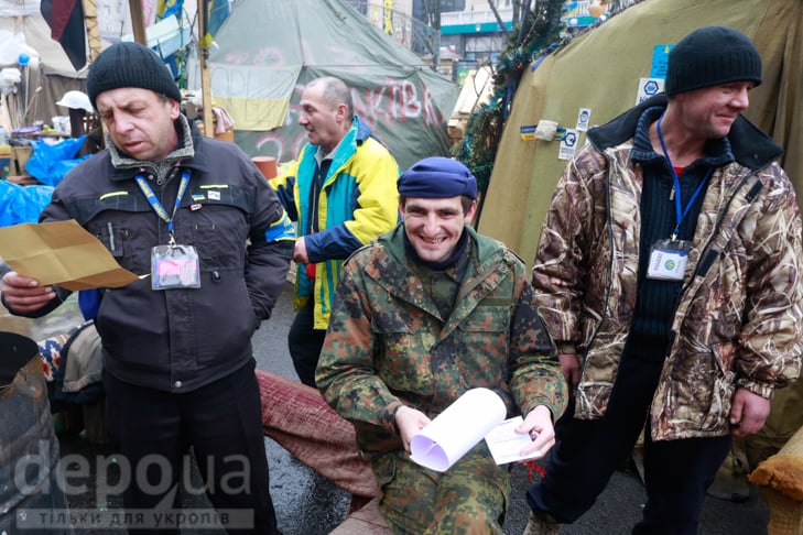 День Святого Валентина на Євромайдані: Пікет ГПУ і пригоди Амура - фото 8