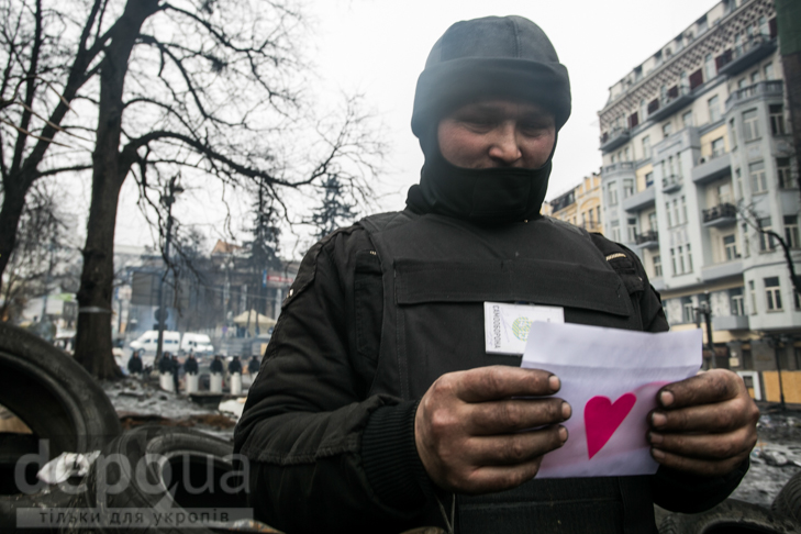 День Святого Валентина на Євромайдані: Пікет ГПУ і пригоди Амура - фото 12