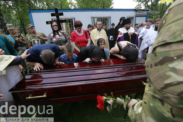 Тємура Юлдашева поховали на Лук'янівському військовому кладовищі у Києві (ФОТО) - фото 4