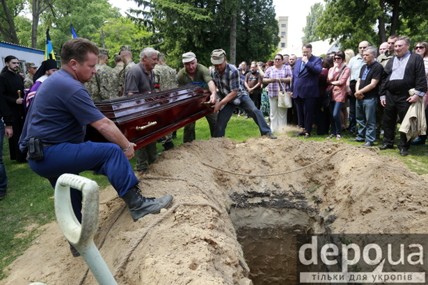 Тємура Юлдашева поховали на Лук'янівському військовому кладовищі у Києві (ФОТО) - фото 7